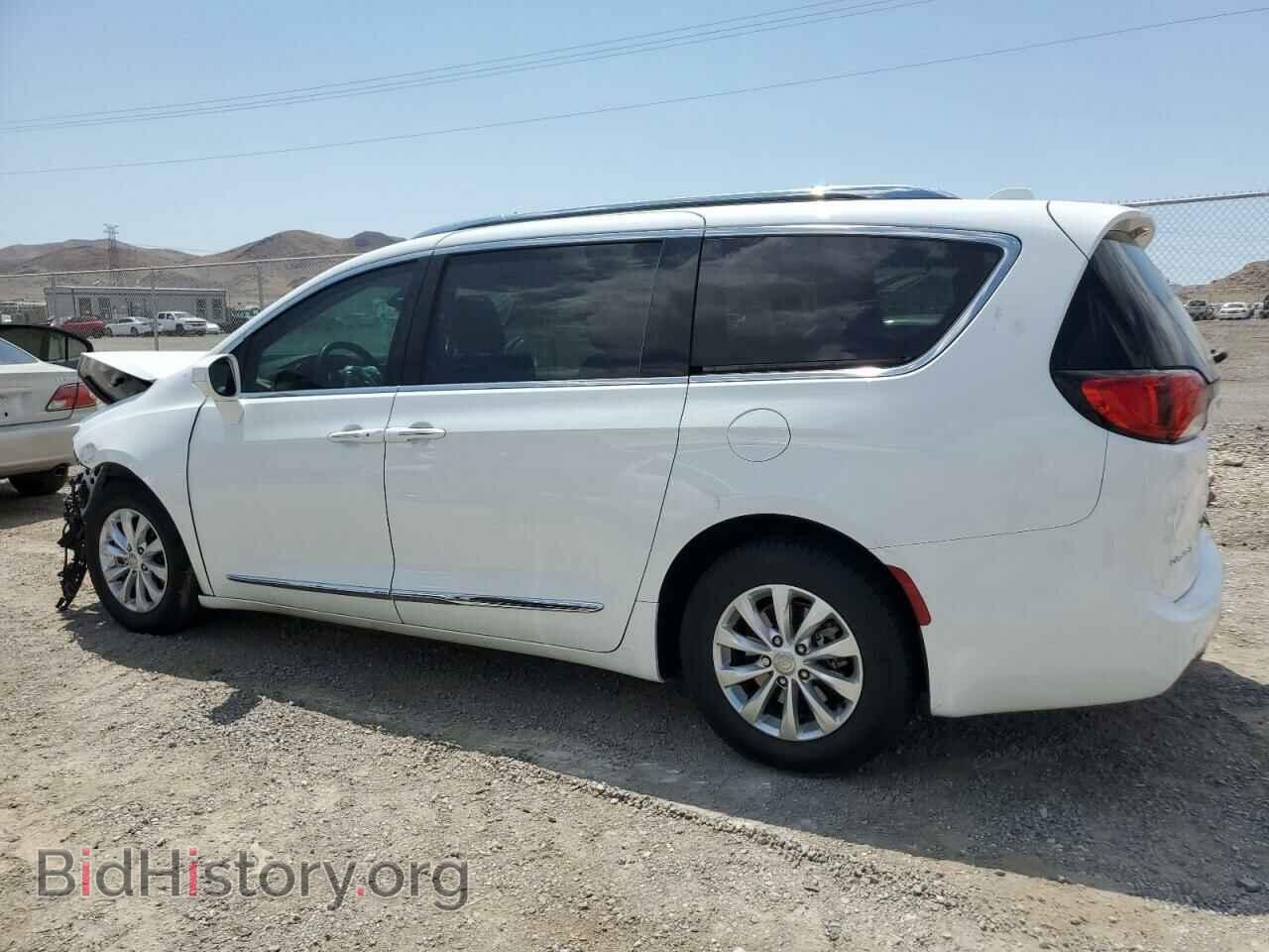 2018 CHRYSLER PACIFICA - VIN: 2C4RC1BG1JR154738 - Фото 2
