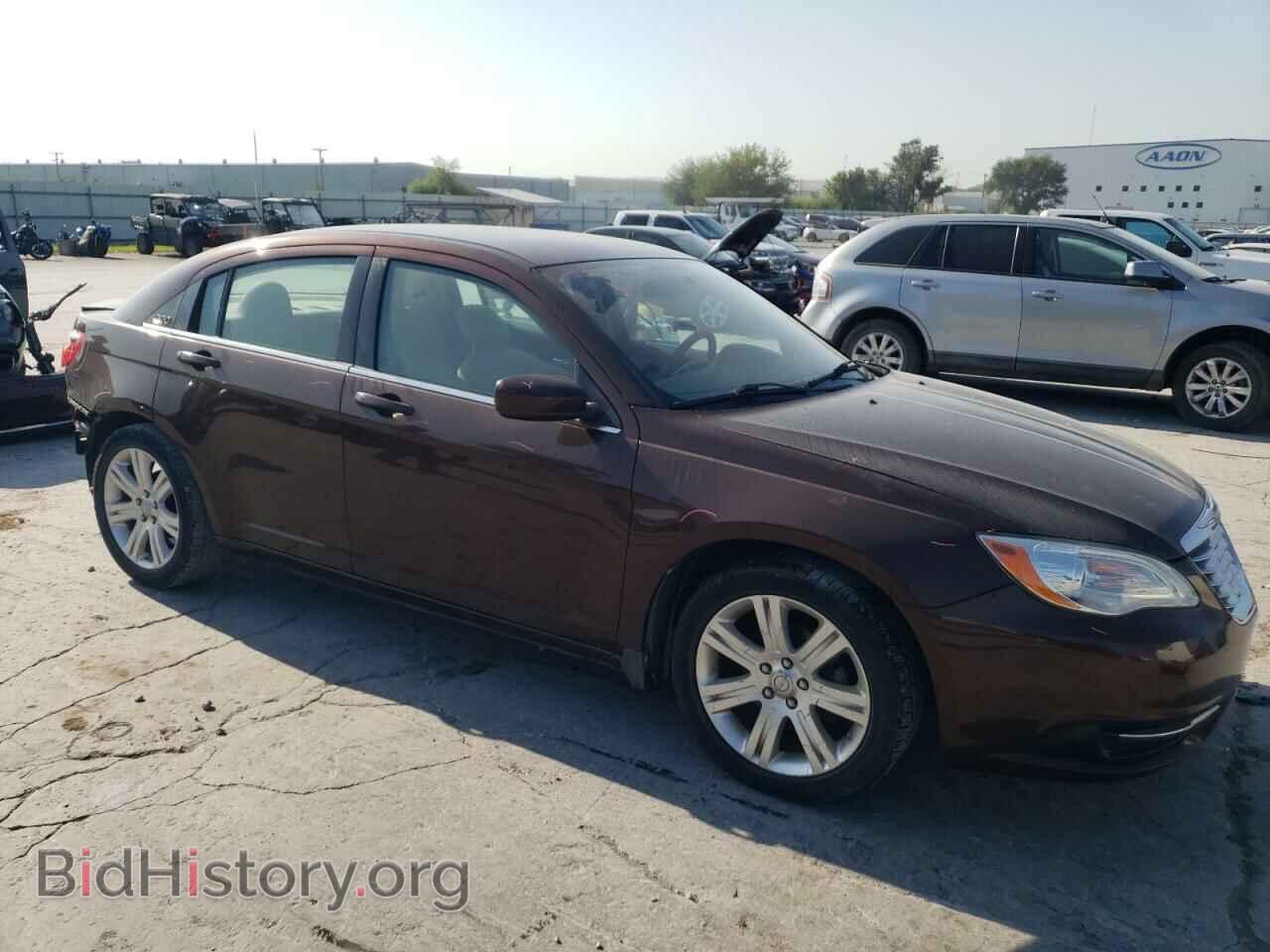 2013 CHRYSLER 200 - VIN: 1C3CCBAB8DN647582 - Фото 4