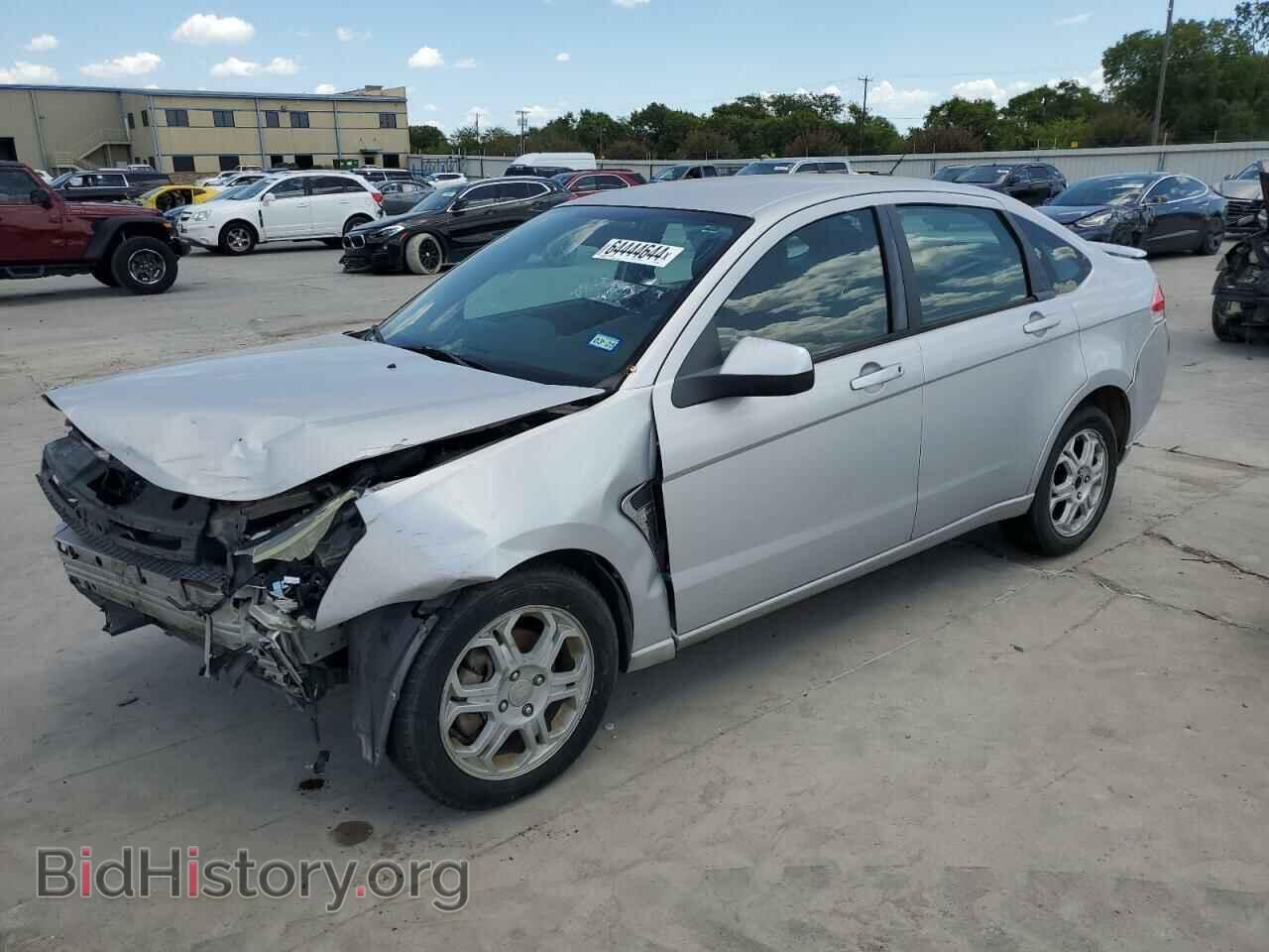 Photo 1FAHP35N08W264564 - FORD FOCUS 2008