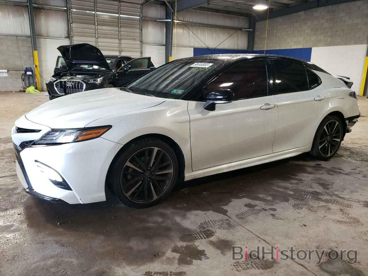 Photo 4T1B61HK0JU128408 - TOYOTA CAMRY 2018