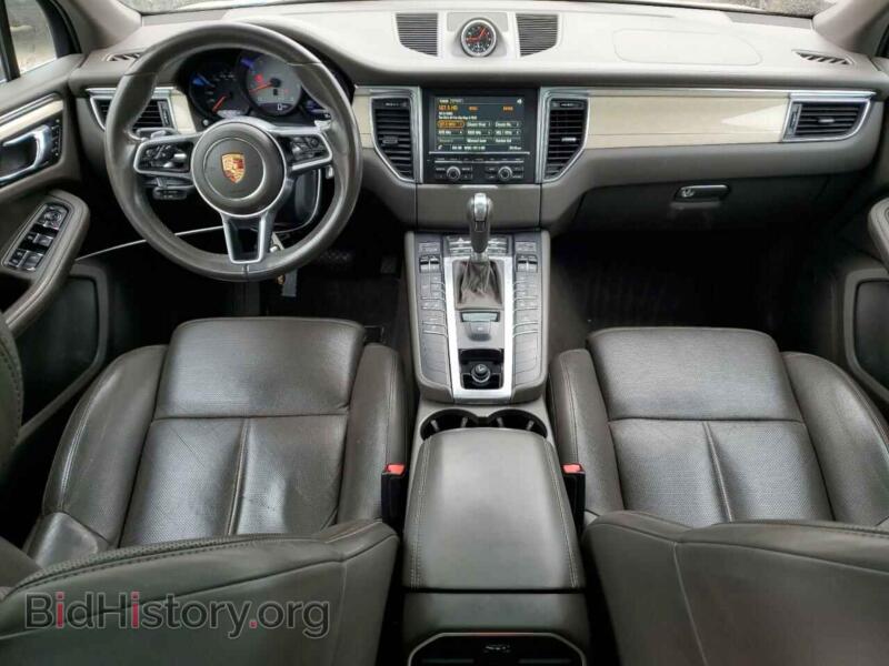 2016 Porsche MACAN (VIN WP1AB2A51GLB41977) — photo 8 of 13