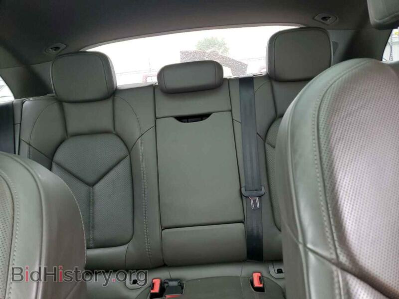2016 Porsche MACAN (VIN WP1AB2A51GLB41977) — photo 10 of 13