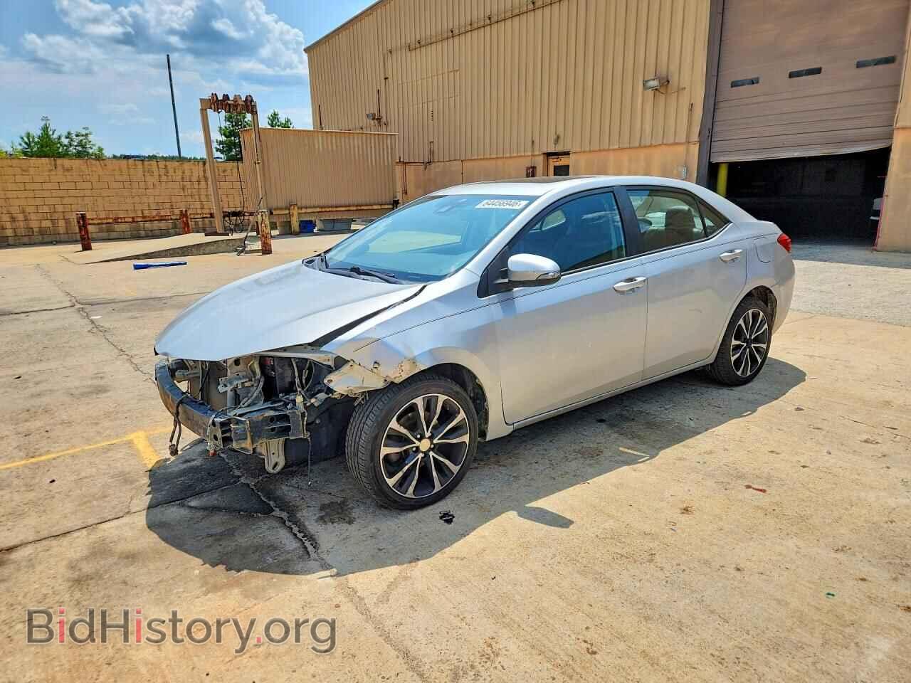 Photo 5YFBURHE5HP599108 - TOYOTA COROLLA 2017