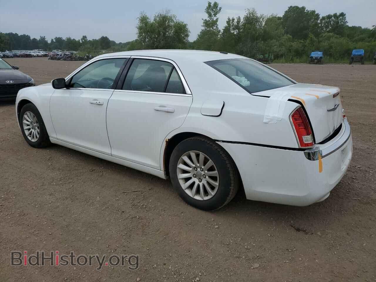 2013 CHRYSLER 300 - VIN: 2C3CCAAG3DH658441 - Фото 2