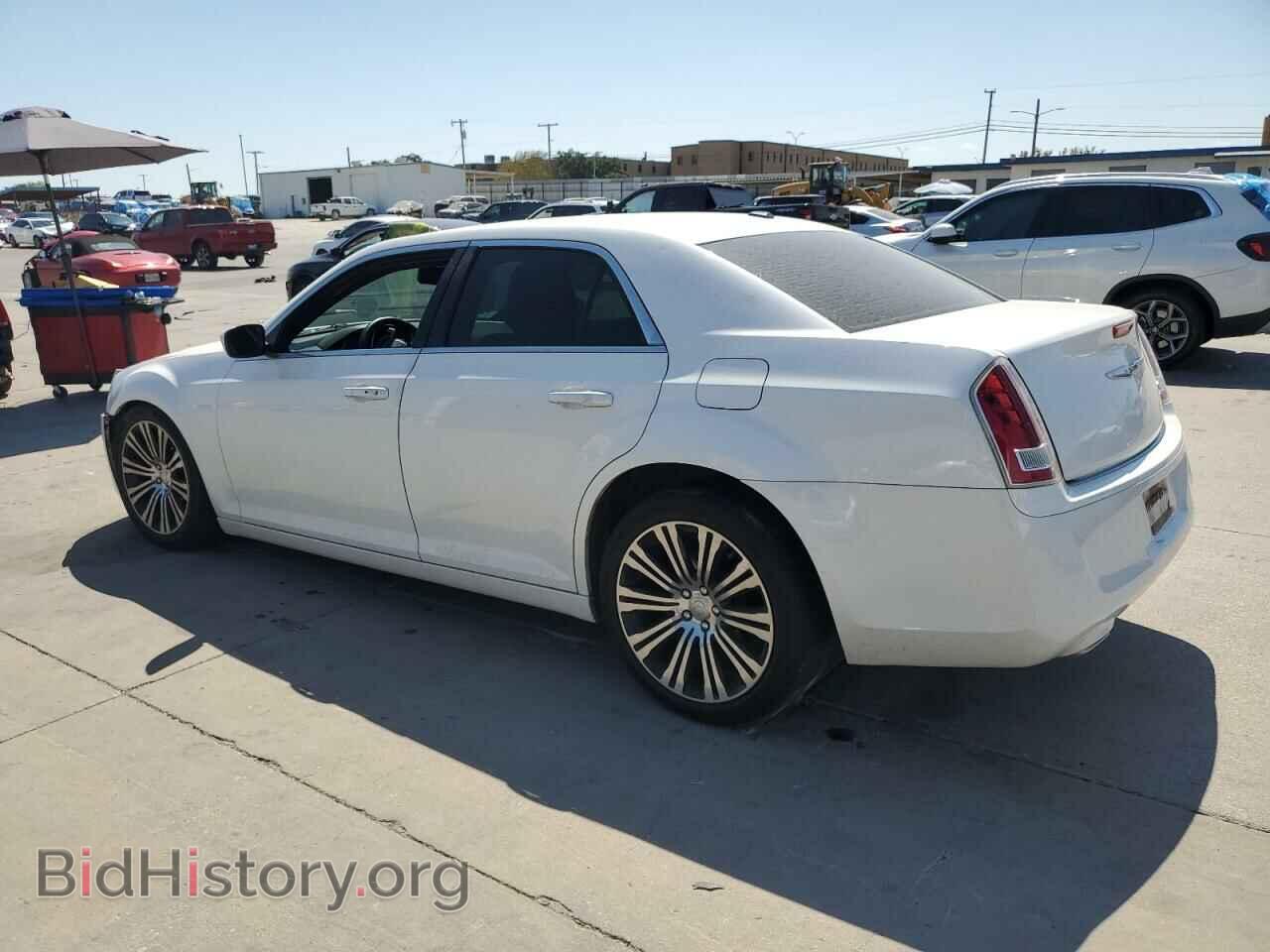2013 CHRYSLER 300 - VIN: 2C3CCABG4DH739396 - Фото 2