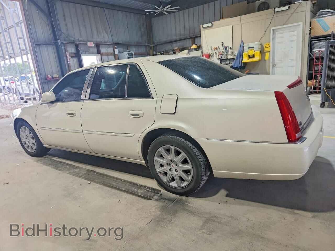 2011 CADILLAC DTS - VIN: 1G6KH5E67BU110960 - Фото 2