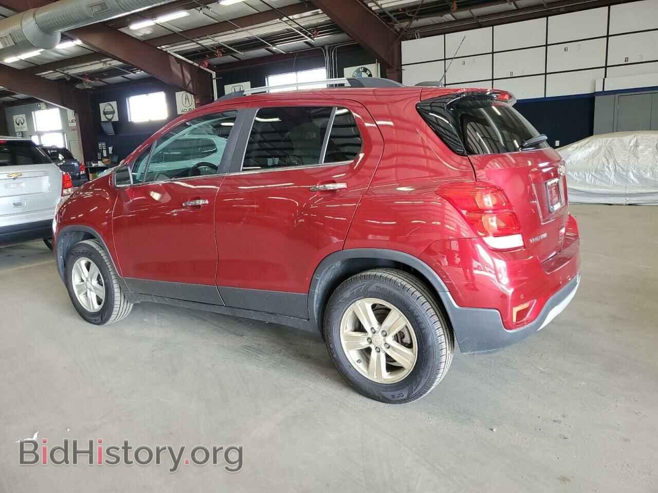 2018 CHEVROLET TRAX - VIN: 3GNCJPSB2JL159468 - Фото 2