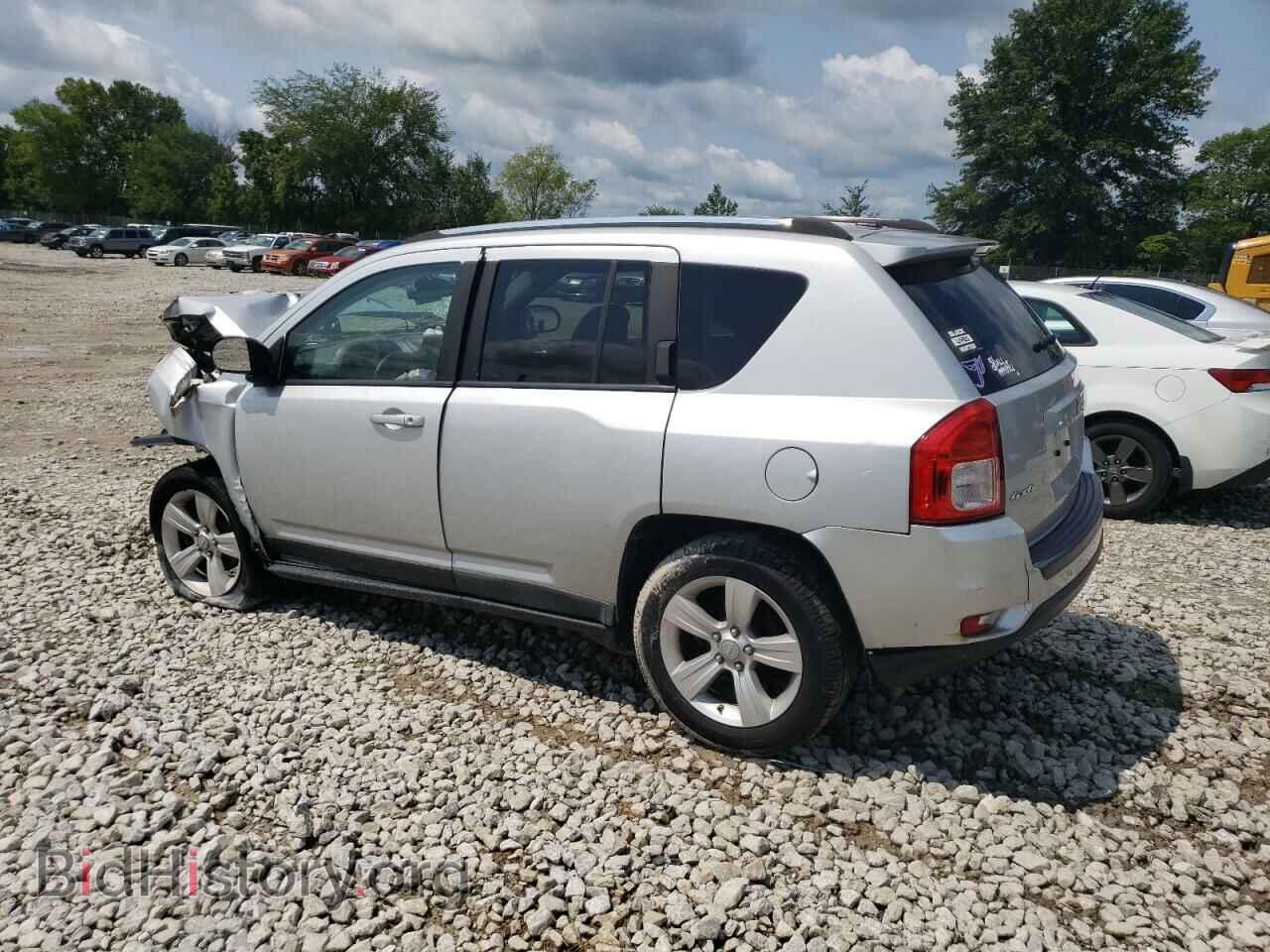 2012 JEEP COMPASS - VIN: 1C4NJDBBXCD509700 - Photo 2