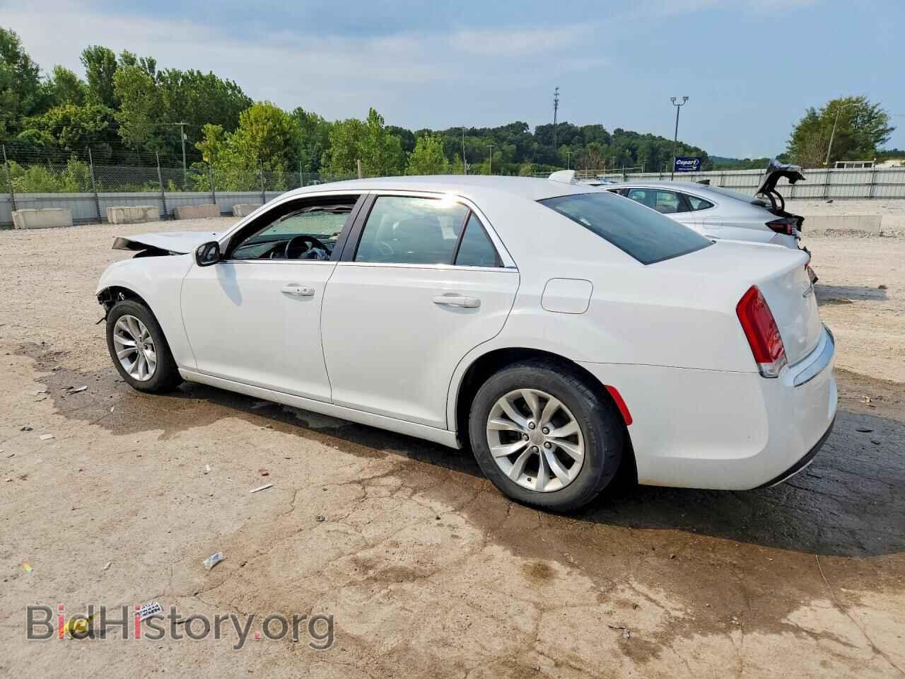 2015 CHRYSLER 300 - VIN: 2C3CCAAG5FH818452 - Photo 2