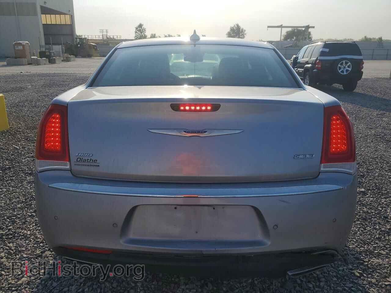 2018 CHRYSLER 300 - VIN: 2C3CCAKG1JH300376 - Photo 6