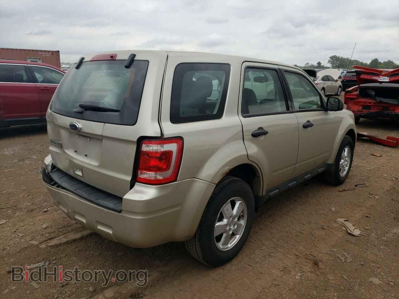 2011 FORD ESCAPE - VIN: 1FMCU0C7XBKA86138 - Фото 3