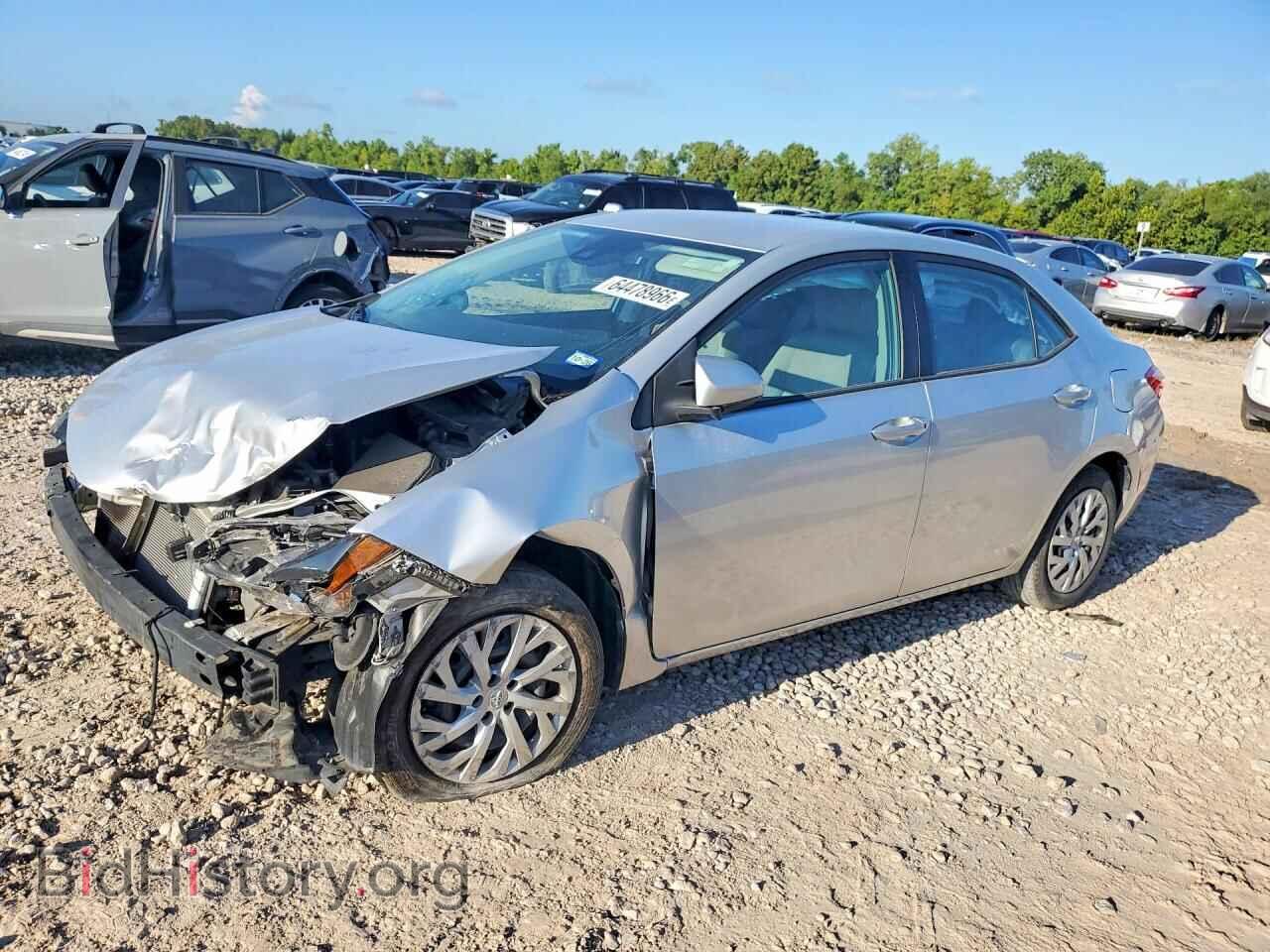 Photo 5YFBURHE4JP833180 - TOYOTA COROLLA 2018