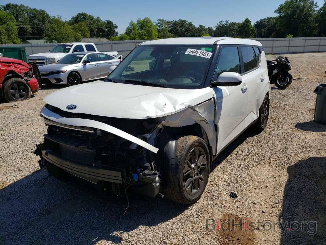 Report KNDJ33AU4M7140466 KIA SOUL 2021 WHITE GAS - price and damage history