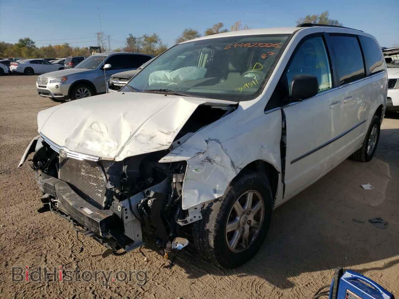 2010 CHRYSLER MINIVAN - VIN: 2A4RR5D13AR309511 - Фото 2