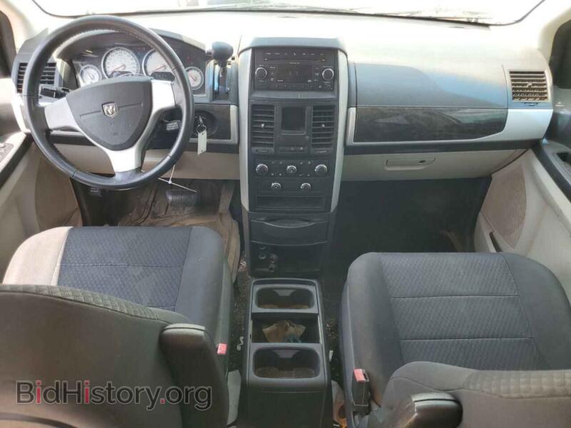 2010 Dodge CARAVAN (VIN 2D4RN5D17AR106545) — photo 8 of 13