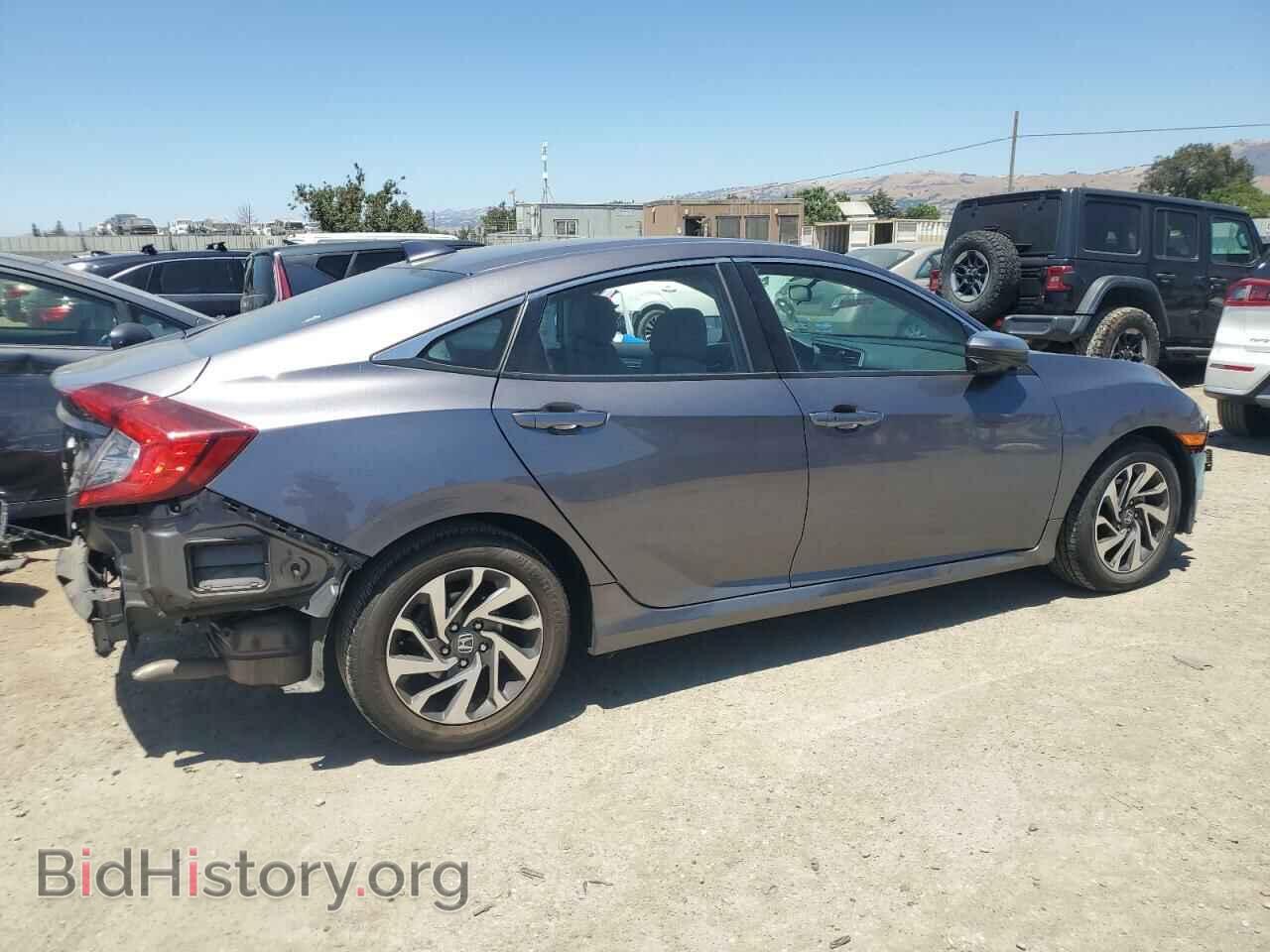 2017 HONDA CIVIC - VIN: 19XFC2F82HE227946 - Фото 3