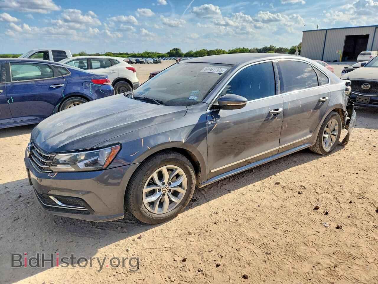 Photo 1VWAT7A39HC086199 - VOLKSWAGEN PASSAT 2017