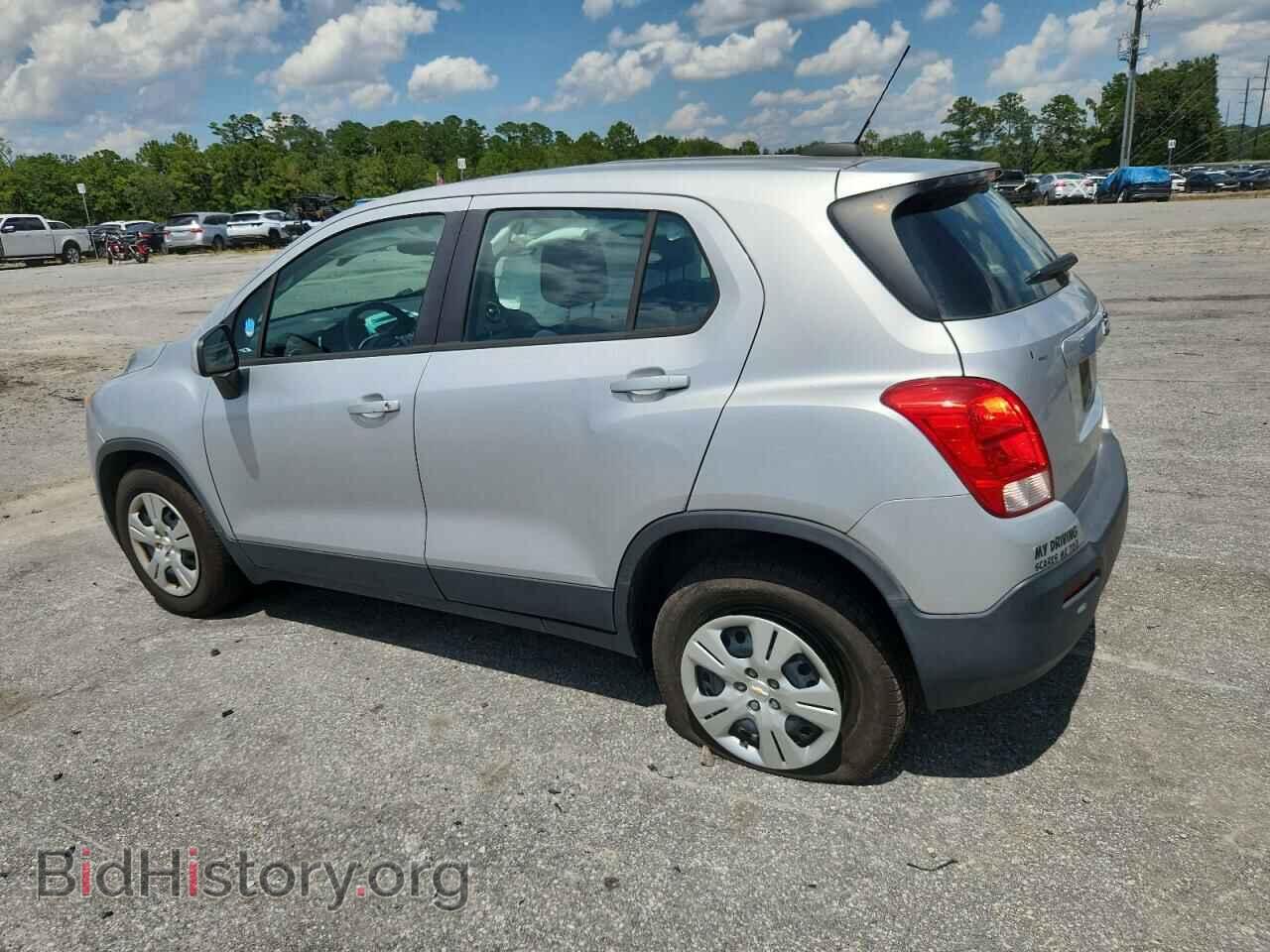 2015 CHEVROLET TRAX - VIN: 3GNCJKSB7FL224065 - Фото 2