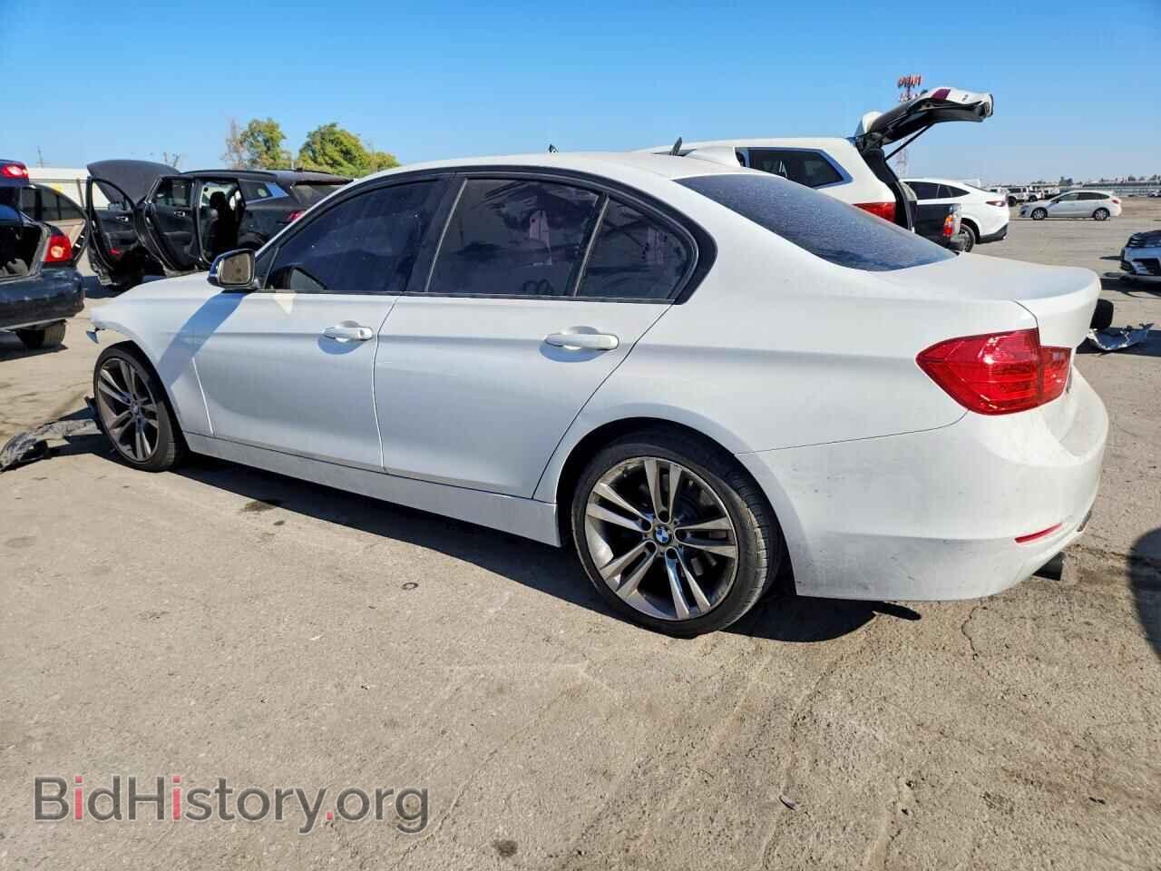 2013 BMW 3 SERIES - VIN: WBA3A9C57DF476879 - Фото 2
