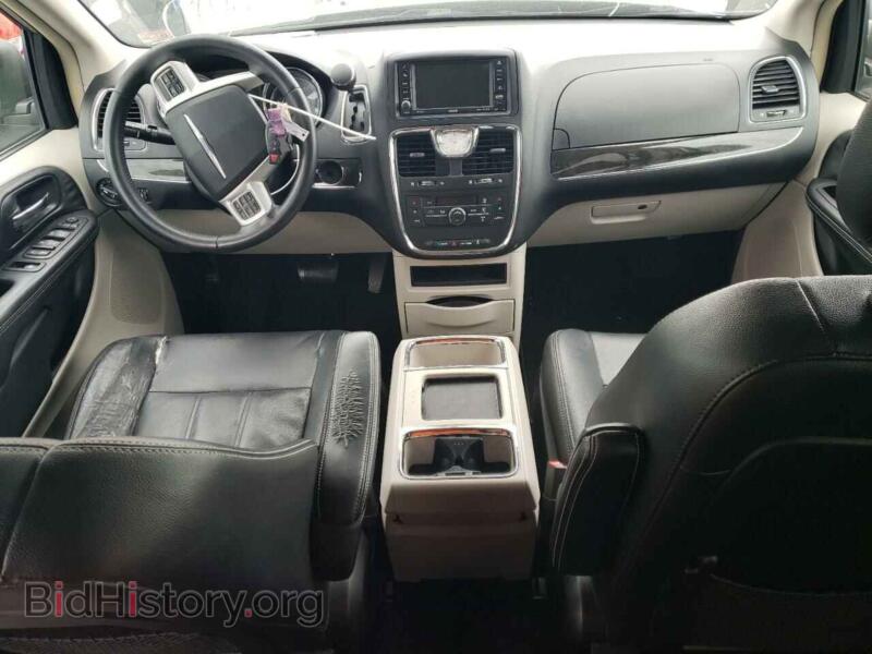 2016 Chrysler MINIVAN (VIN 2C4RC1BG6GR205305) — photo 8 of 13