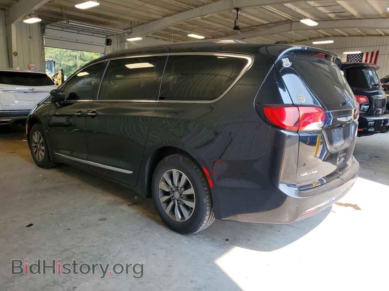 2020 CHRYSLER PACIFICA - VIN: 2C4RC1EGXLR173142 - Photo 2