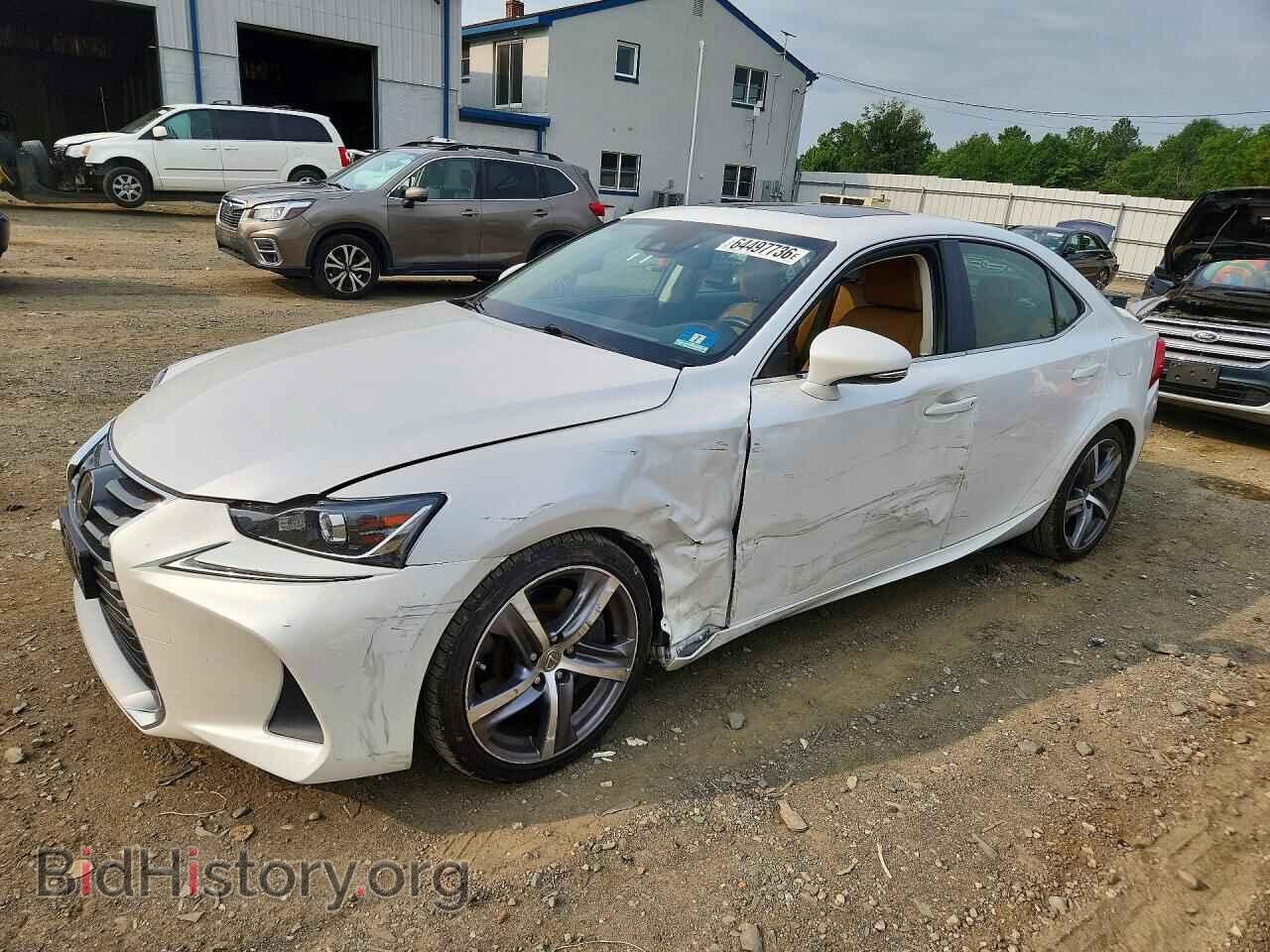 Photo JTHC81D22J5030708 - LEXUS IS 2018