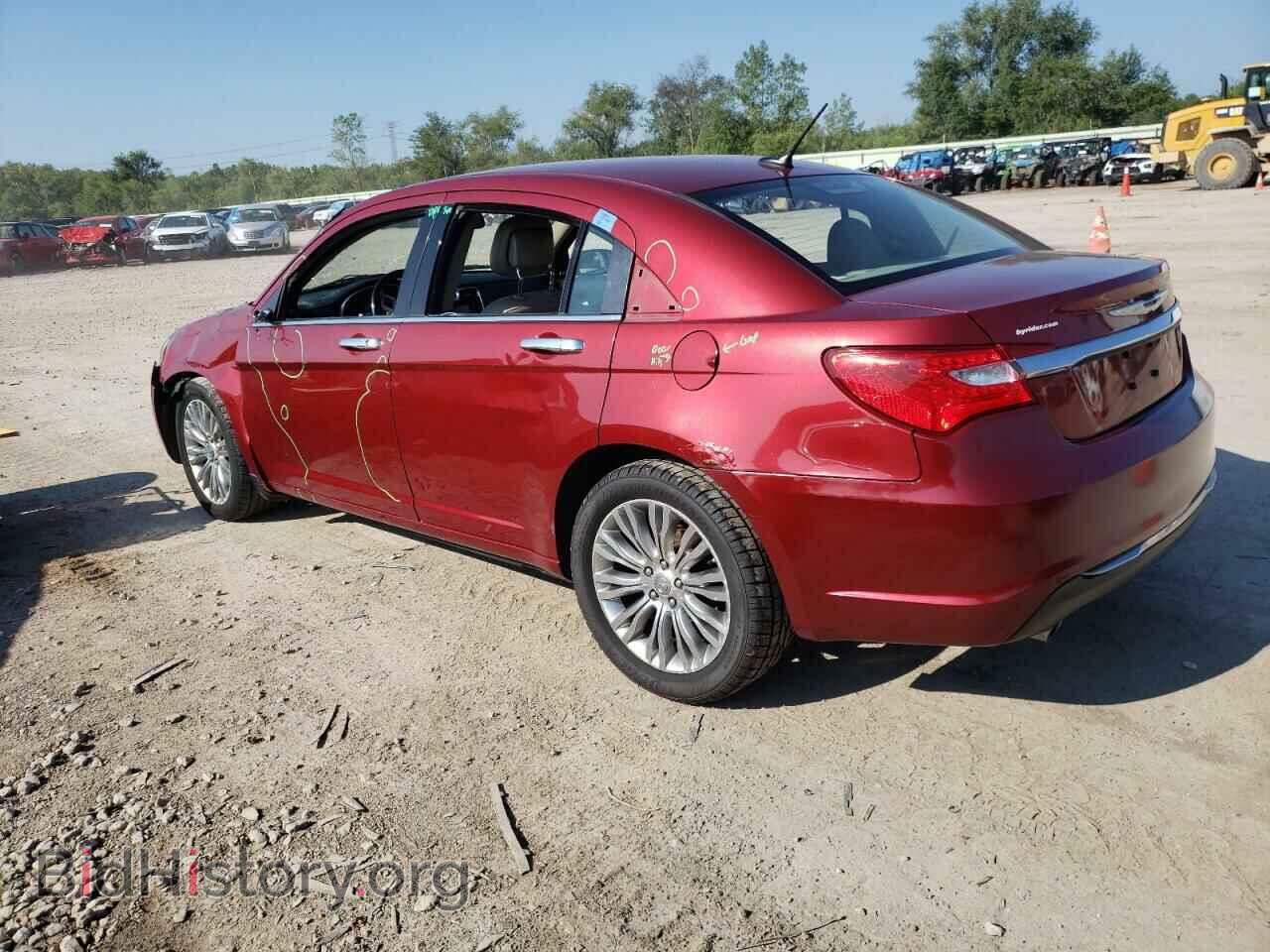 2013 CHRYSLER 200 - VIN: 1C3CCBCG8DN621007 - Фото 2