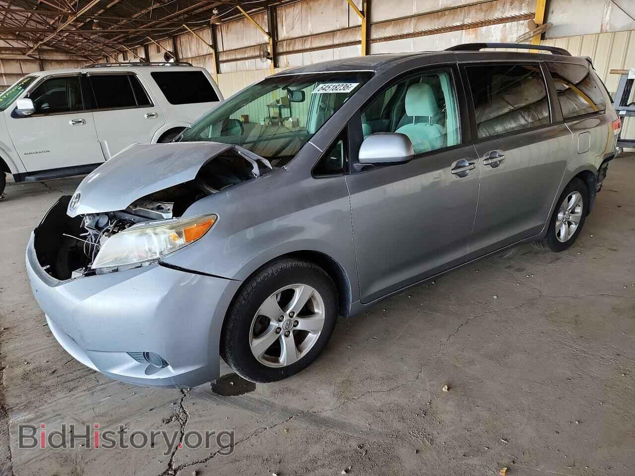 Фотография 5TDKK3DC8DS356367 - TOYOTA SIENNA 2013