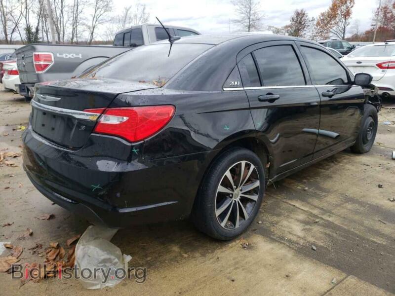 2013 Chrysler 200 (VIN 1C3CCBCG7DN570616) — photo 4 of 10