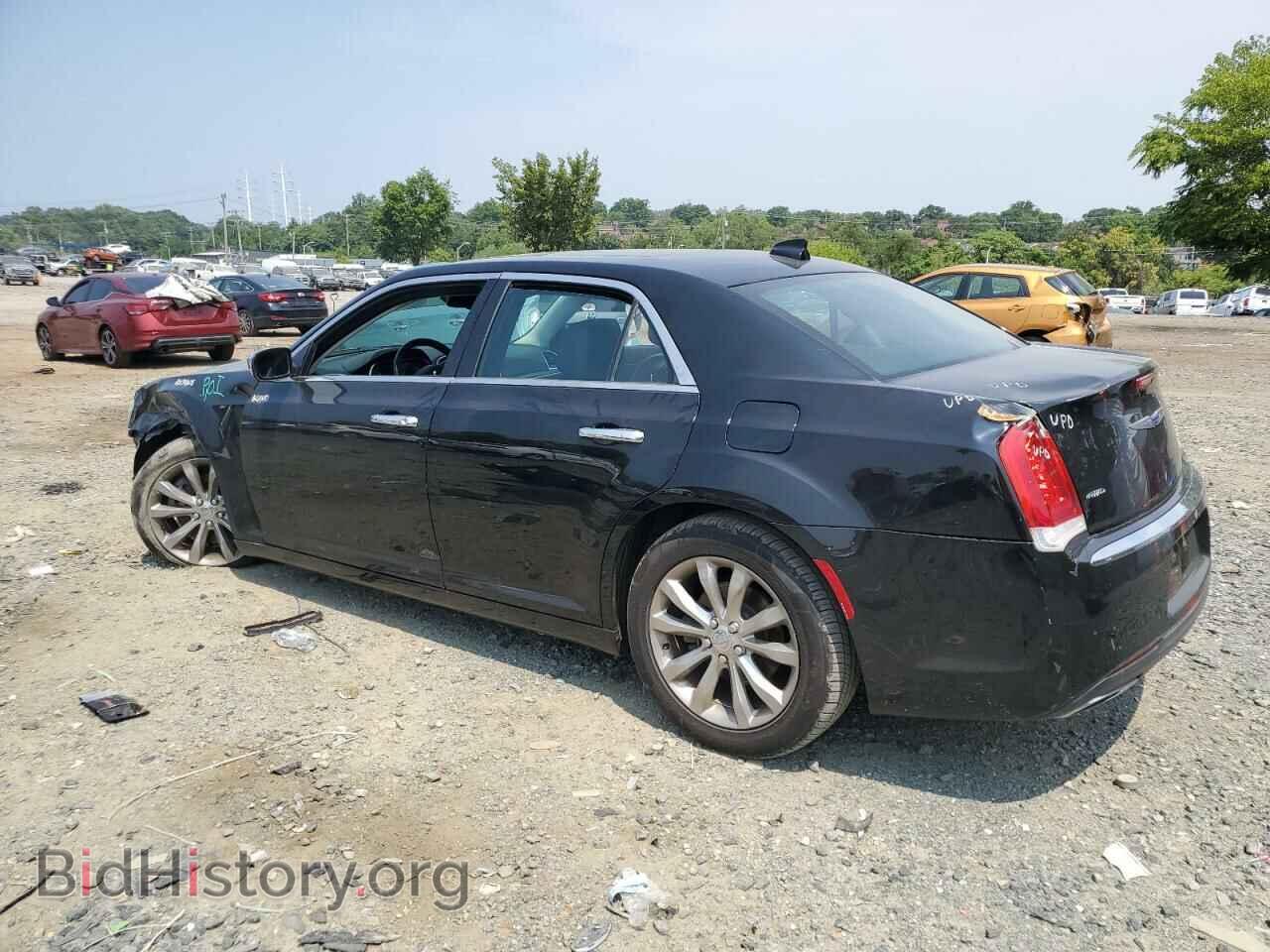 2019 CHRYSLER 300 - VIN: 2C3CCAKG7KH569886 - Фото 2