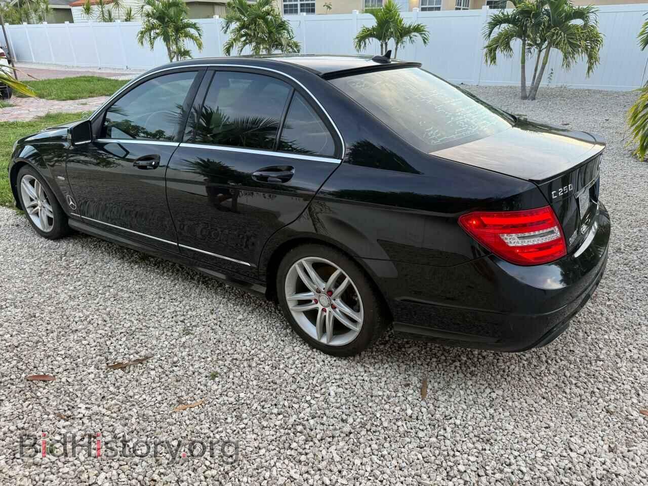2012 MERCEDES-BENZ C-CLASS - VIN: WDDGF4HB2CA628429 - Фото 3