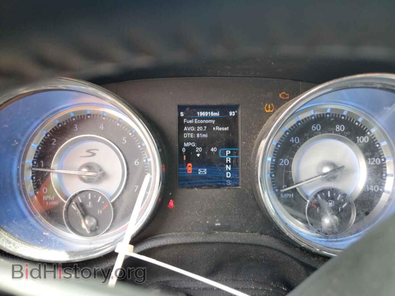 2014 CHRYSLER 300 - VIN: 2C3CCABG1EH382177 - Фото 9