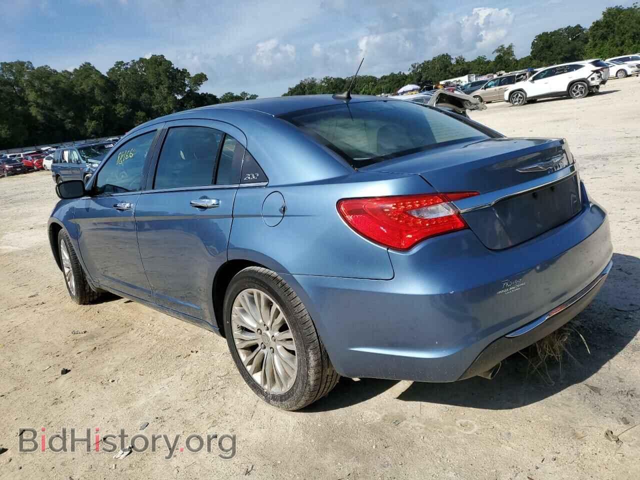 2011 CHRYSLER 200 - VIN: 1C3BC2FGXBN590282 - Фото 2