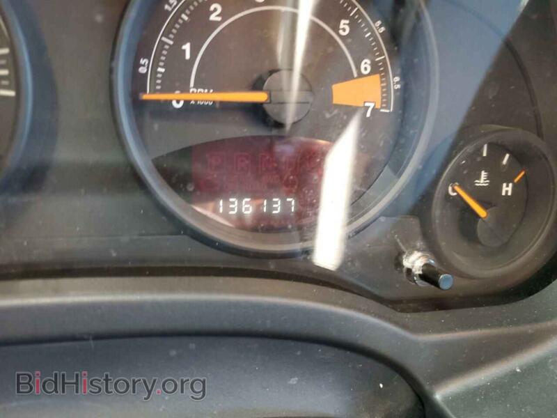 2014 Jeep COMPASS (VIN 1C4NJDBB0ED729334) — photo 8 of 10