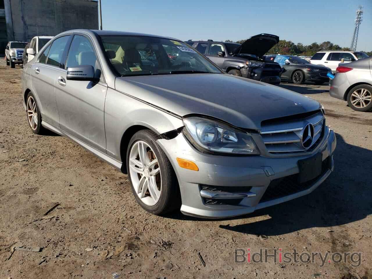 Photo WDDGF8AB1DR296245 - MERCEDES-BENZ C-CLASS 2013