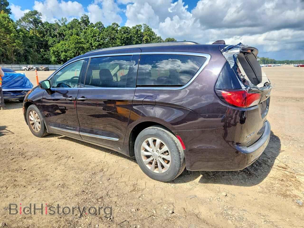 2017 CHRYSLER PACIFICA - VIN: 2C4RC1BG8HR734028 - Photo 2