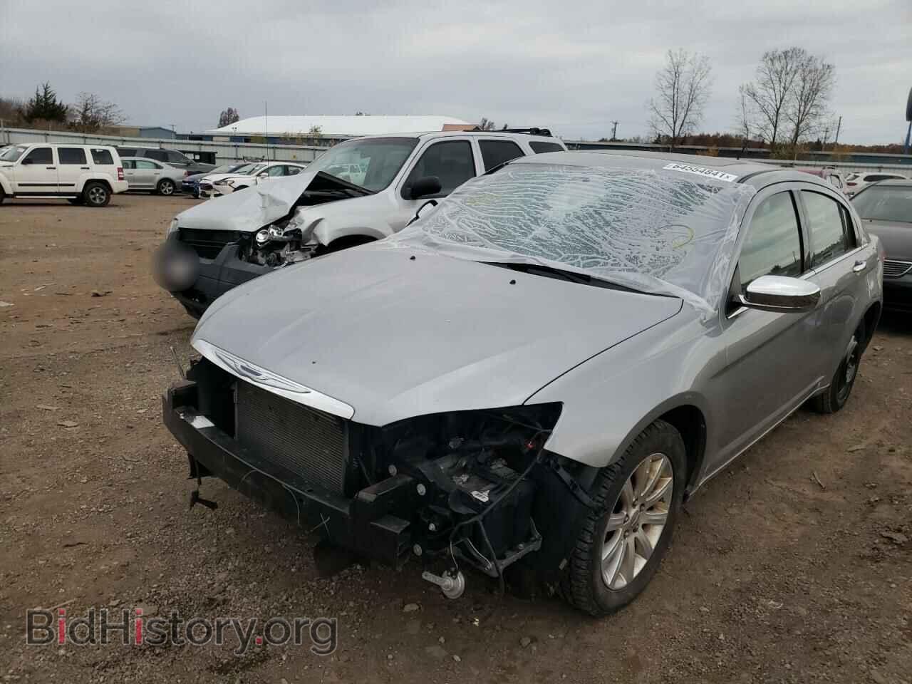 2013 CHRYSLER 200 - VIN: 1C3CCBCG6DN754946 - Фото 2