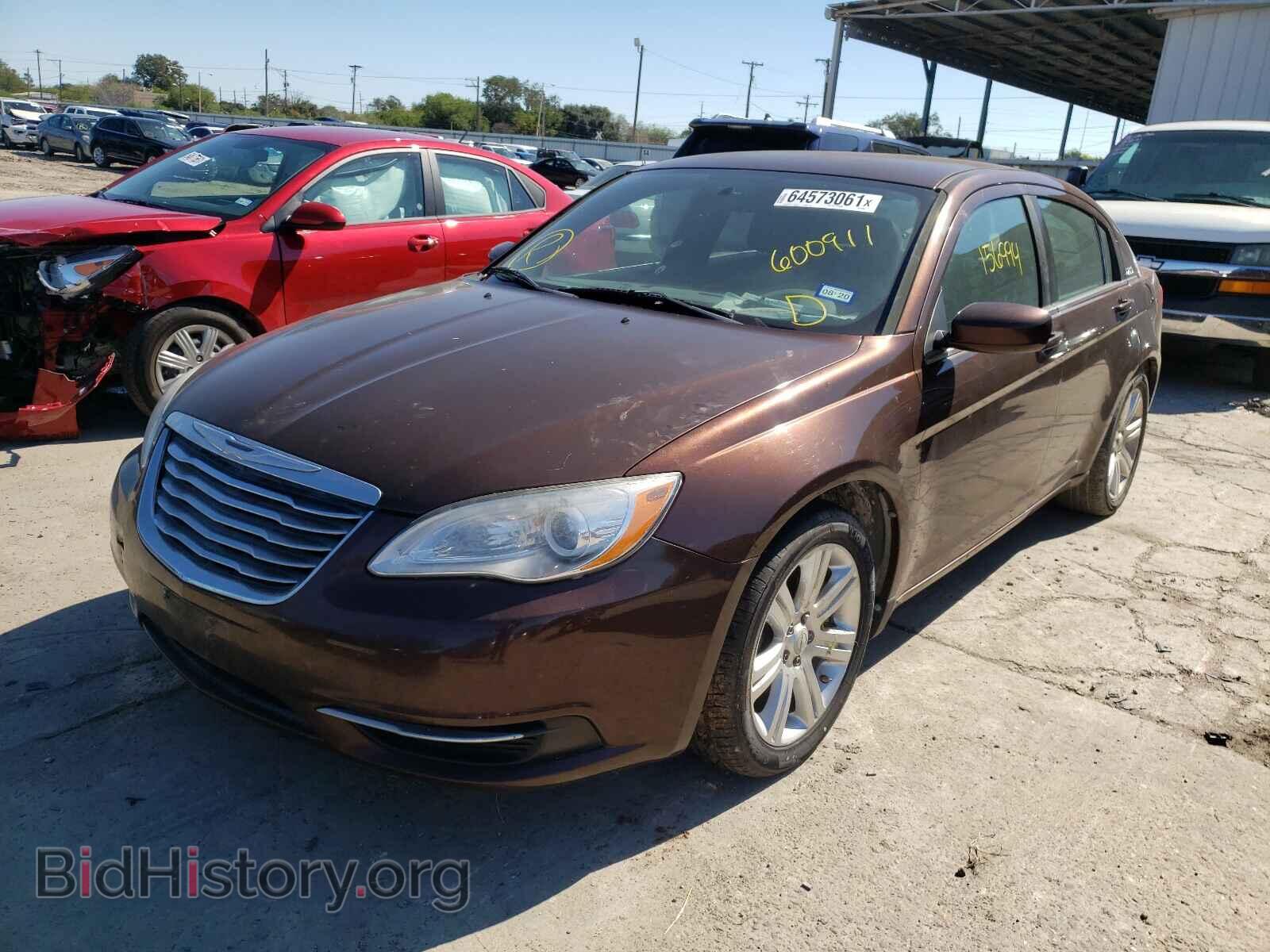 2013 CHRYSLER 200 - VIN: 1C3CCBBBXDN600911 - Фото 2