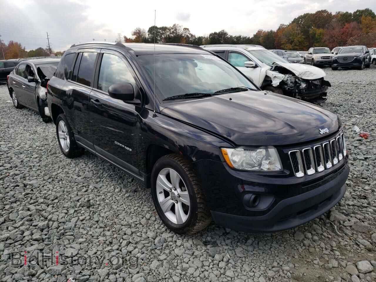 Photo 1J4NF1FB0BD164146 - JEEP COMPASS 2011