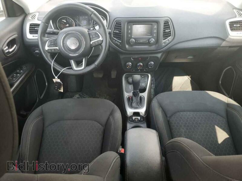 2017 Jeep COMPASS (VIN 3C4NJDAB3HT628272) — фото 8 из 13