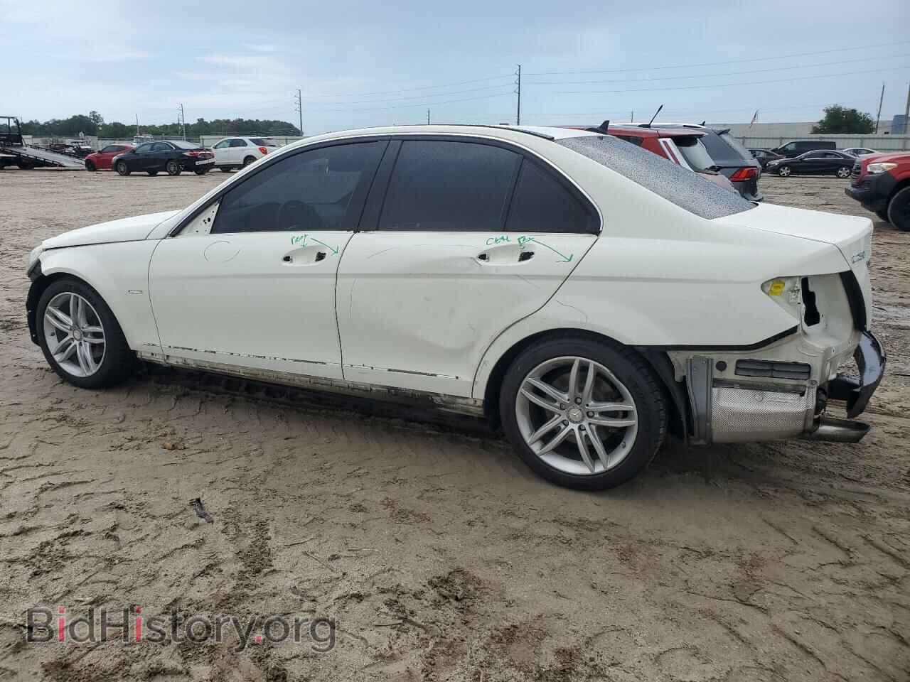 2012 MERCEDES-BENZ C-CLASS - VIN: WDDGF4HB2CR215637 - Фото 2