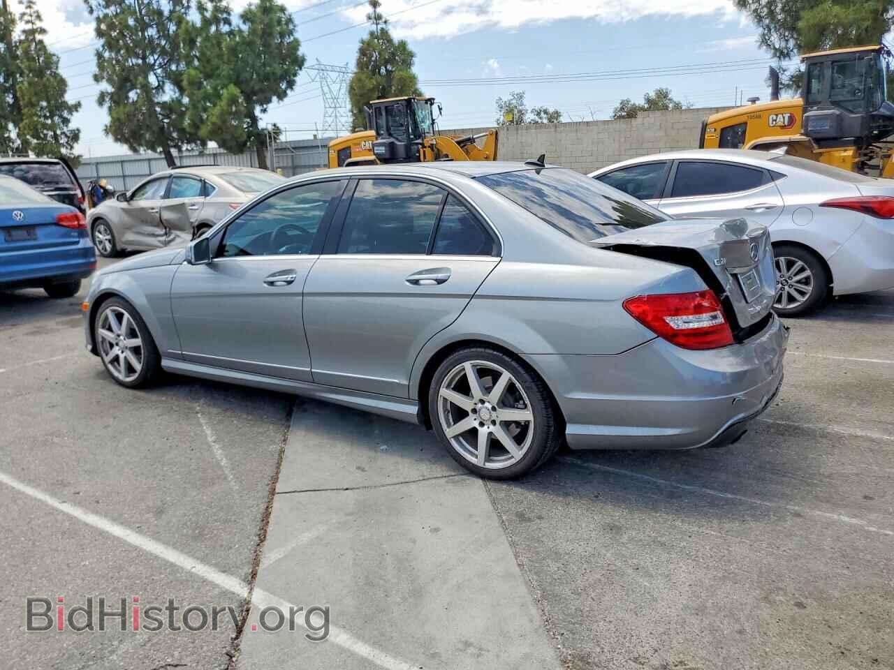 2013 MERCEDES-BENZ C-CLASS - VIN: WDDGF4HB9DA860706 - Фото 2