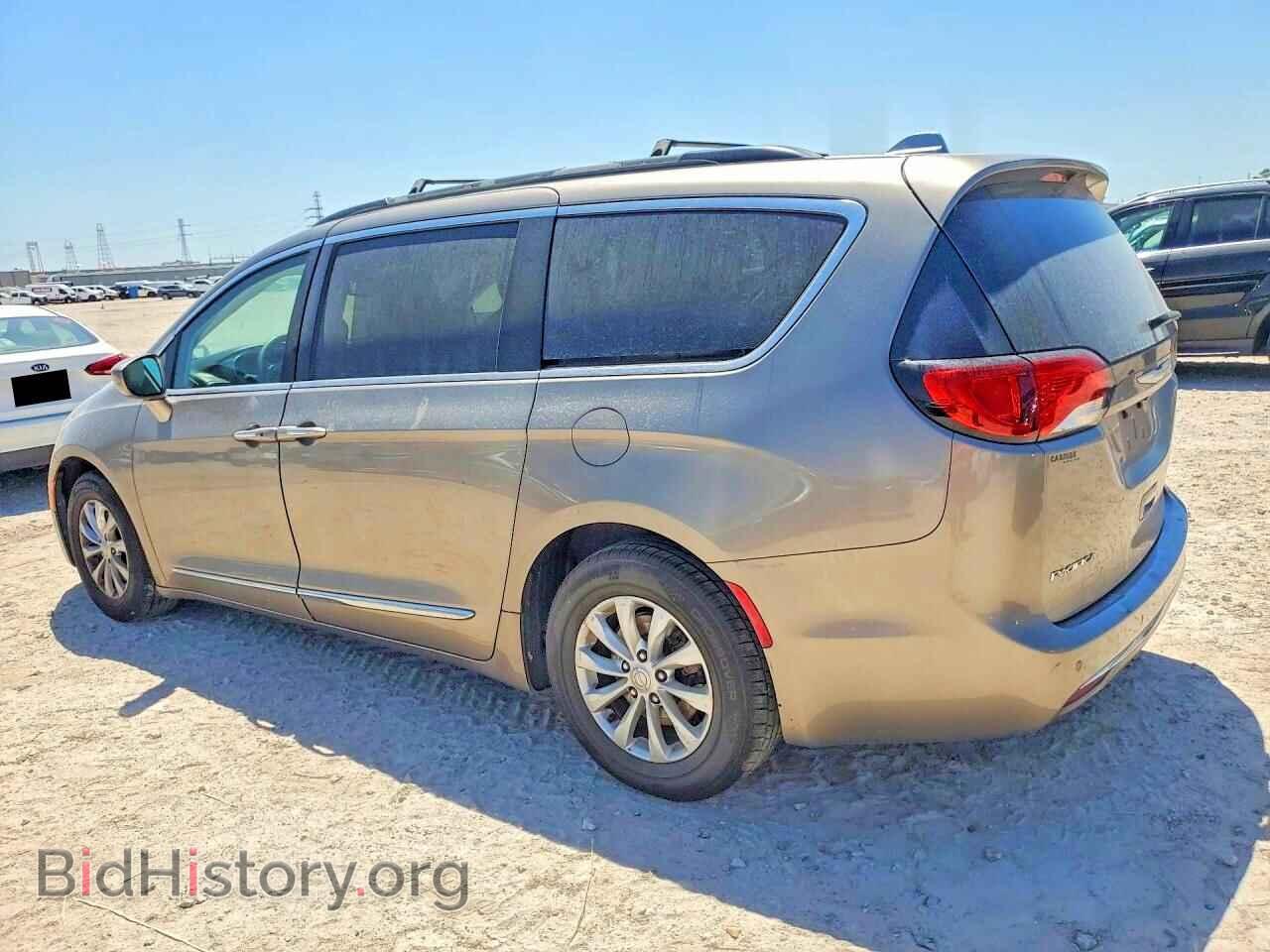 2017 CHRYSLER PACIFICA - VIN: 2C4RC1BGXHR741496 - Photo 2
