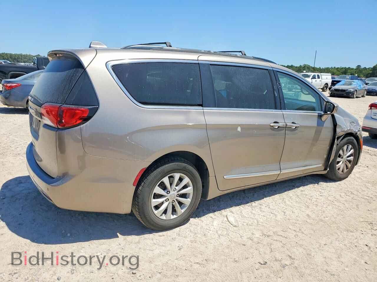 2017 CHRYSLER PACIFICA - VIN: 2C4RC1BGXHR741496 - Photo 3