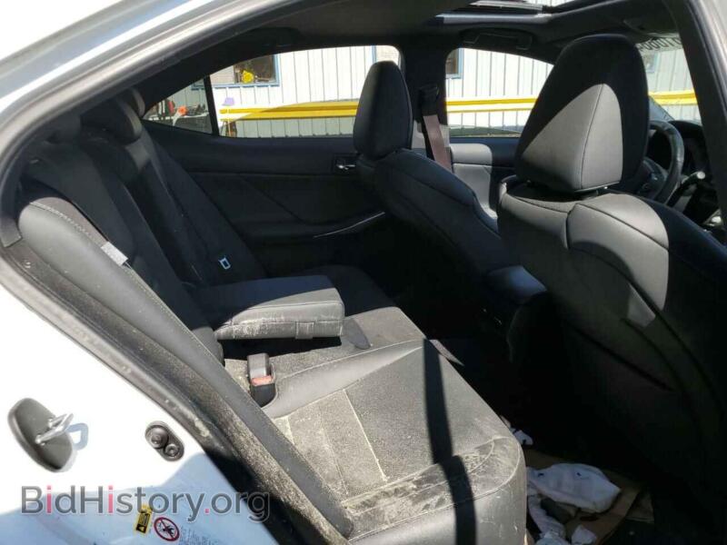 2014 Lexus IS (VIN JTHBE1D24E5009501) — фото 10 из 12