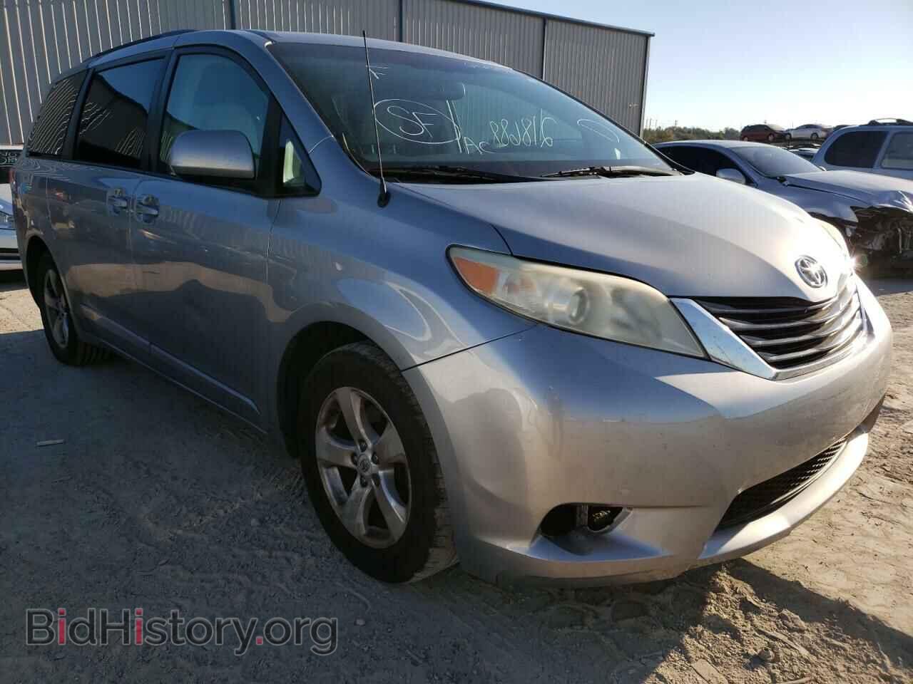 Photo 5TDKK3DC4CS241845 - TOYOTA SIENNA 2012