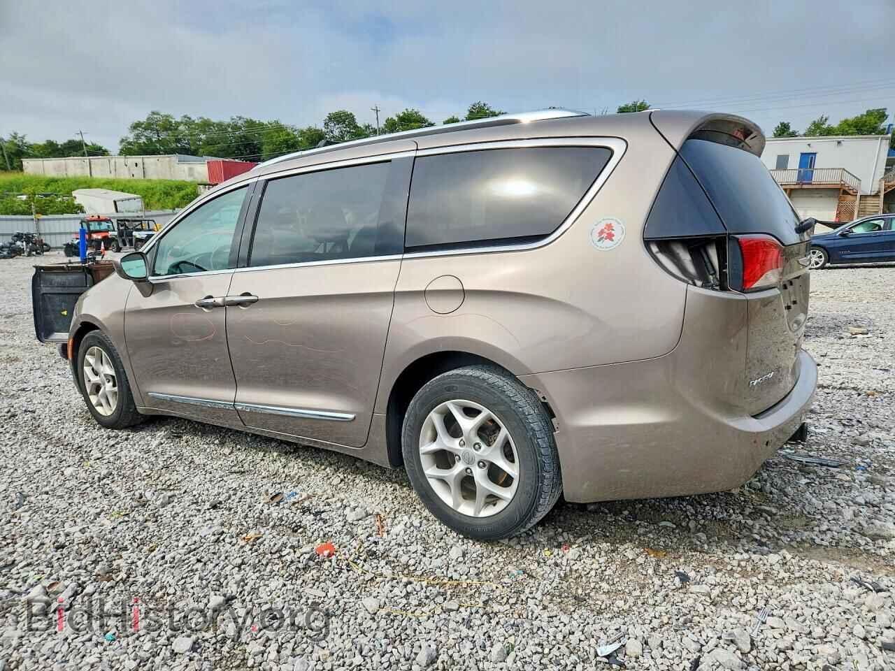2017 CHRYSLER PACIFICA - VIN: 2C4RC1EG3HR559599 - Photo 2