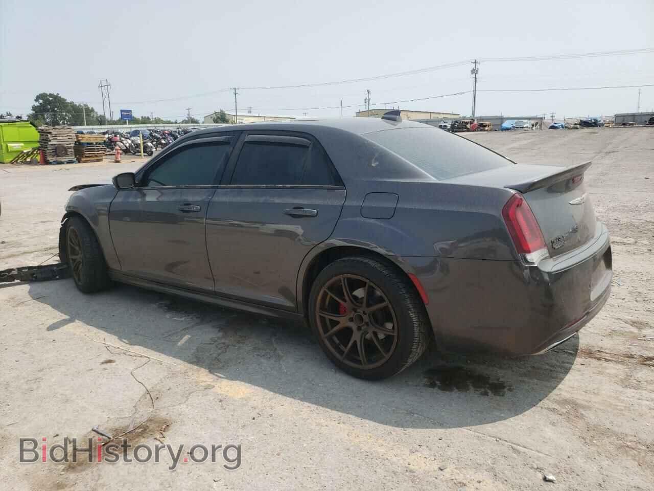 2016 CHRYSLER 300 - VIN: 2C3CCABT5GH334441 - Фото 2