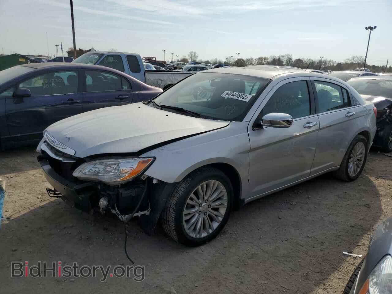 2011 CHRYSLER 200 - VIN: 1C3BC2FB3BN562697 - Фото 2