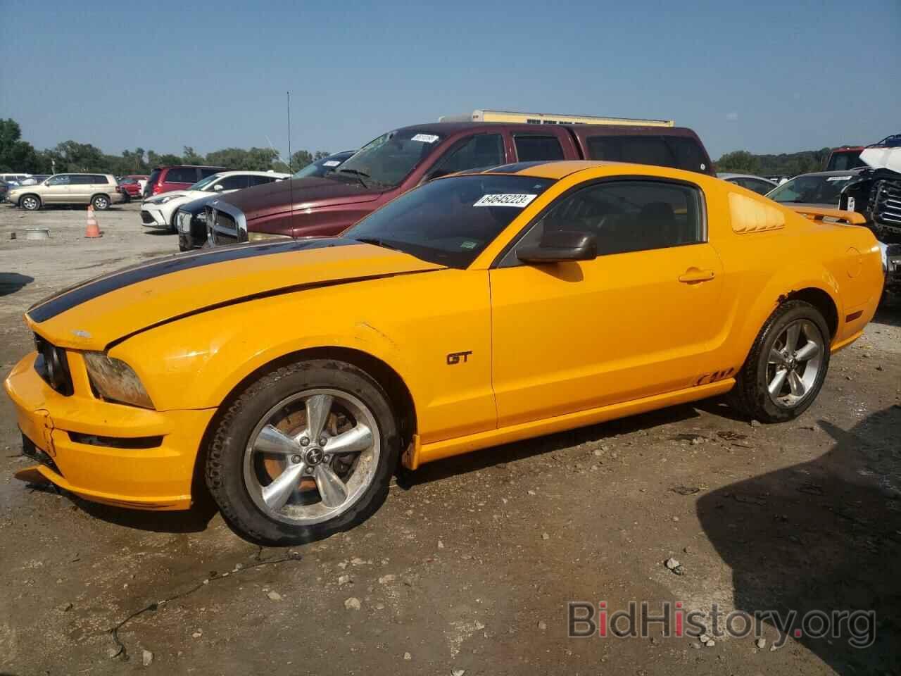 Photo 1ZVHT82H675233001 - FORD MUSTANG 2007